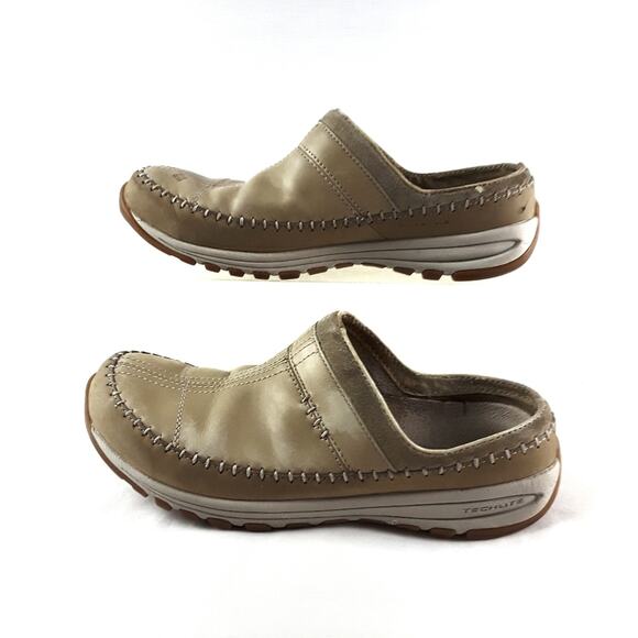 Leather Slip On Mules COLUMBIA Beige Flats Outdoor Shoe Sz 8 Outdoors Loungewear - Picture 2 of 9